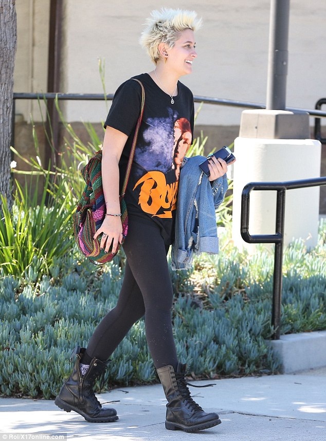 Cô con gái nổi loạn của “vua nhạc Pop” Michael Jackson - 1
Paris Jackson, 18 tuổi, là con gái duy nhất của ông hoàng nhạc Pop - Michael Jackson.