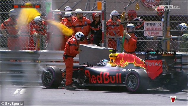 Ricciardo có pole tại chặng đua đường phố - 6 Ricciardo có pole tại chặng đua đường phố - 6
