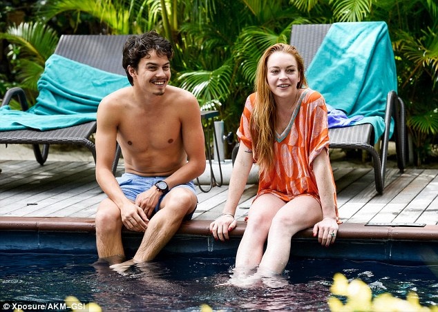 "Gái hư" Lindsay Lohan đẹp đôi bên bạn trai triệu phú trẻ - 11 "Gái hư" Lindsay Lohan đẹp đôi bên bạn trai triệu phú trẻ - 11