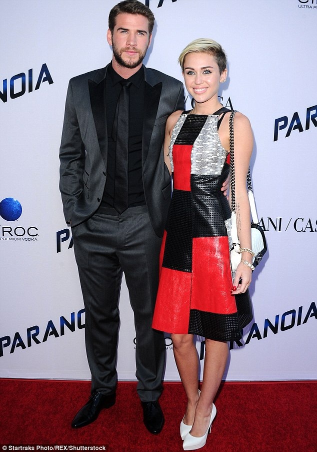 Miley Cyrus và Liam Hemsworth sẽ tổ chức đám cưới vào mùa hè này - 1
Miley và Liam sẽ tổ chức đám cưới tại Úc vào mùa hè năm nay.