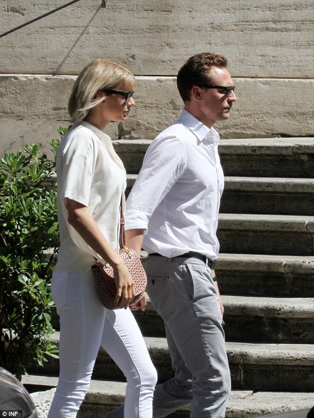 Gu thời trang tình nhân tone-sur-tone của Taylor Swift và Tom Hiddleston - 9 Gu thời trang tình nhân tone-sur-tone của Taylor Swift và Tom Hiddleston - 9