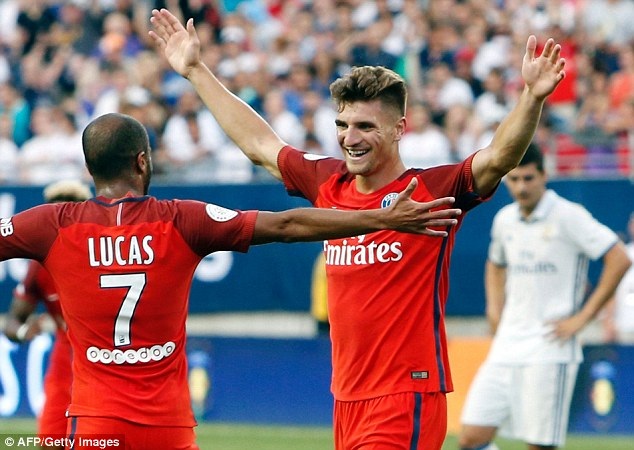 Real Madrid bại trận trước PSG tại đất Mỹ - 2
Meunier lập cú đúp cho PSG vào lưới Real Madrid