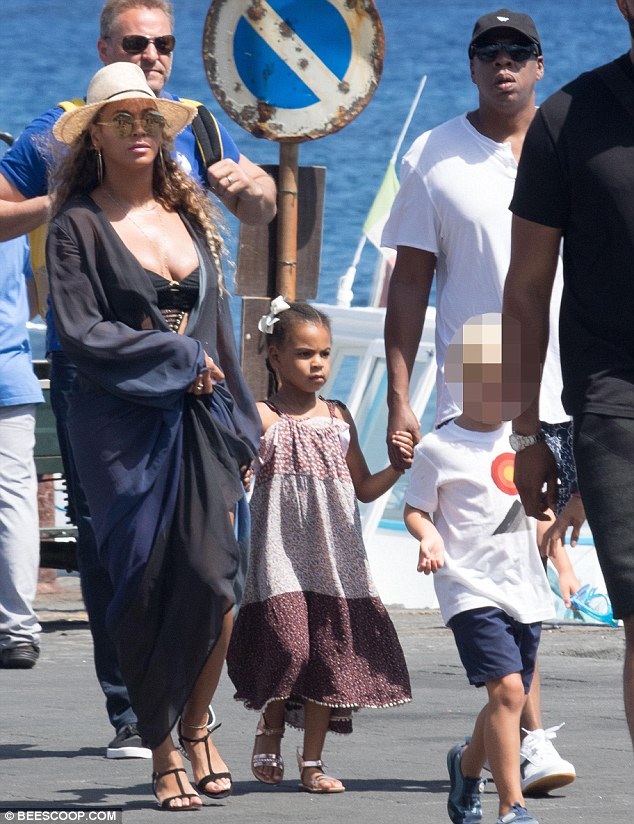 Beyonce Knowles buồn bã suốt kỳ nghỉ với chồng và con gái - 12
Cặp đôi nổi tiếng luôn giữ bí mật đời tư tối đa và không bao giờ chia sẻ chuyện gia đình trên mặt báo.