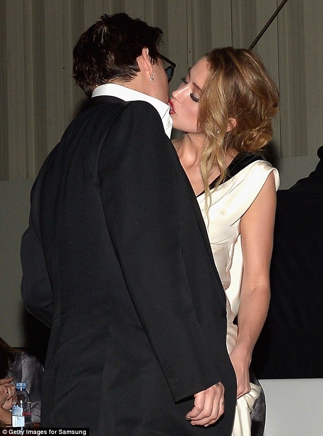 Amber Heard và Johnny Depp thống nhất ly dị - 4
Johnny ghen với Billy Thorton và cho rằng, vợ trẻ đã ngoại tình.