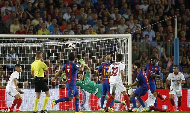 Messi lập công, Barcelona giành Siêu Cup Tây Ban Nha - 2
Thủ thành Bravo đã có nhiều pha cản phá xuất sắc ở trận đấu này