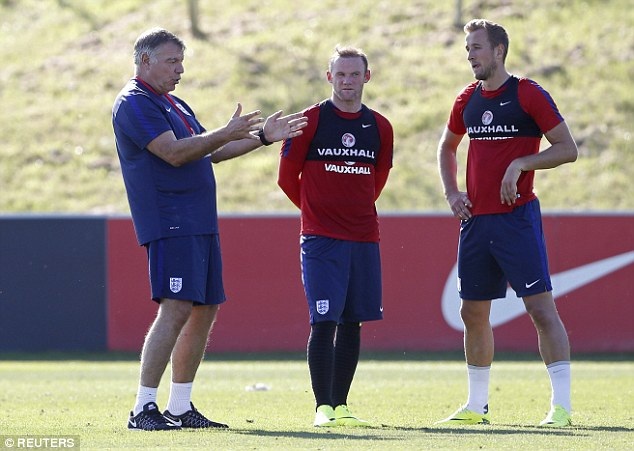 
Rooney và Kane (giữa và phải) sẽ là những mũi tấn công chính của tuyển Anh
