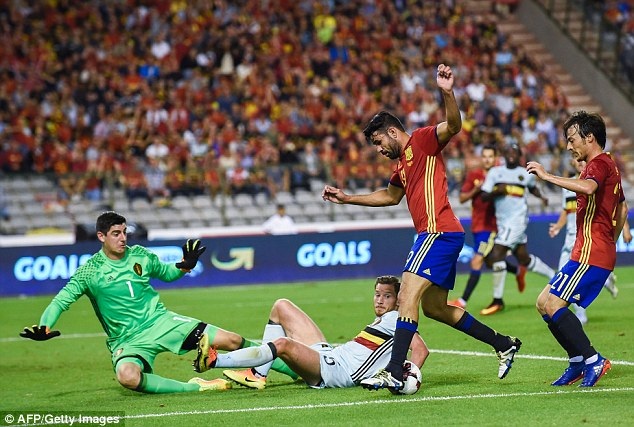David Silva lập cú đúp, Tây Ban Nha hạ gục Bỉ - 1
Diego chơi khá năng nổ sau khi được vào sân thay Morata