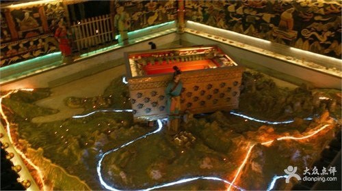Bí ẩn đoàn binh mã đất nung tạc đúng kích cỡ người thật - 4
Mô hình dòng sông thủy ngân được cho là bức tường thành nguy hiểm nhất bảo vệ lăng mộ.