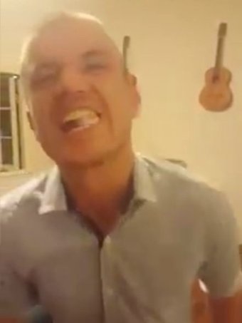Úc: Ăn đầu chuột sống, phát video lên Facebook - 4
Tuy nhiên trước đó, Maloney không hề ăn năn