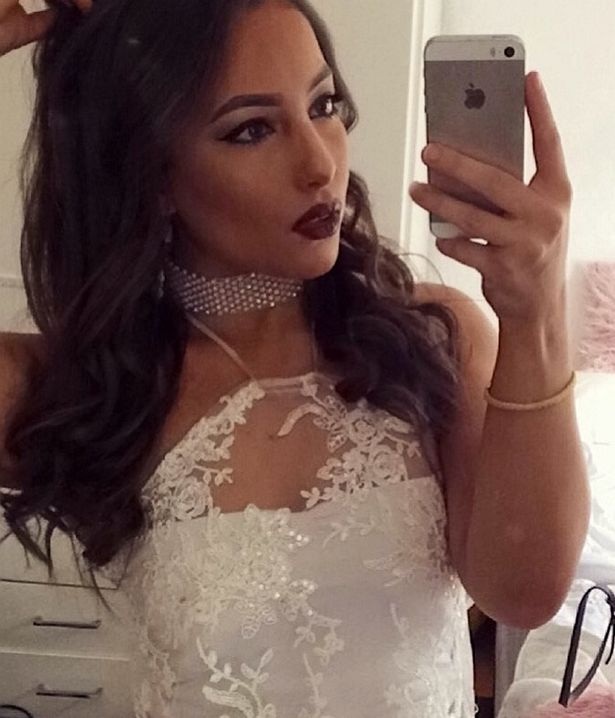 Tự làm tự bán nội y sexy, nữ sinh nuôi thân qua đại học - 4
Nữ sinh xinh đẹp với công việc kinh doanh đồ gợi cảm