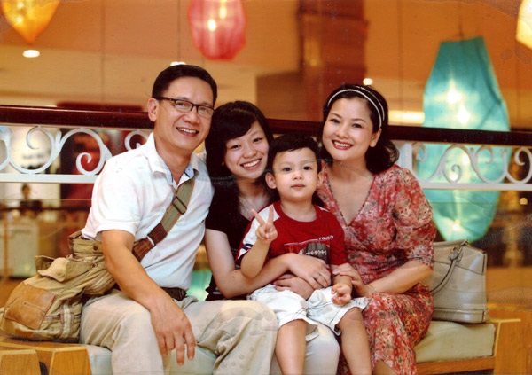 Người cổ lỗ sĩ nhất làng diễn viên Việt - 4
Nghệ sĩ Phạm Cường, chồng diễn viên Thu Quế hiện là Giám đốc Điện ảnh Quân đội.