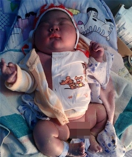 Hình ảnh đáng yêu khi em bé ngủ