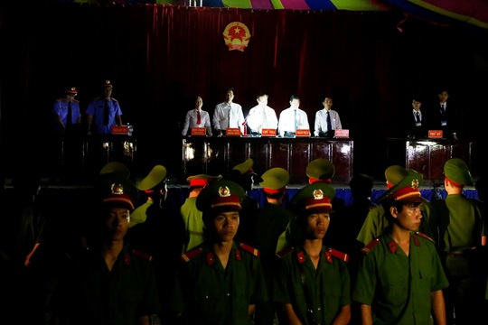 Quang cảnh phiên toà sơ thẩm