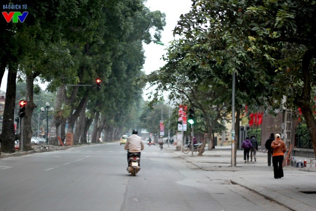 Hà Nội bình dị, sâu lắng trong buổi sáng đầu tiên của năm mới 2016 - 4