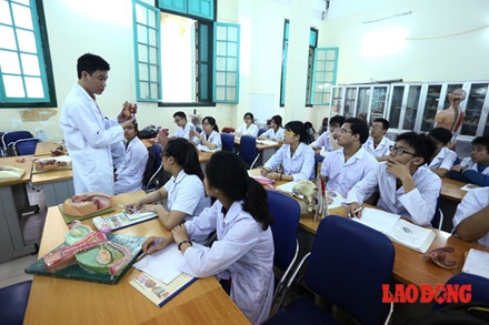 Chùm ảnh: Trăn trở của bác sĩ tương lai trong việc học với thi thể người - 4 Chùm ảnh: Trăn trở của bác sĩ tương lai trong việc học với thi thể người - 4