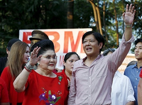 Quá khứ sau 30 năm chưa ngủ yên - 4 Imelda và con trai Ferdinand Bongbong Marcos Jr., tháng 10-2015.