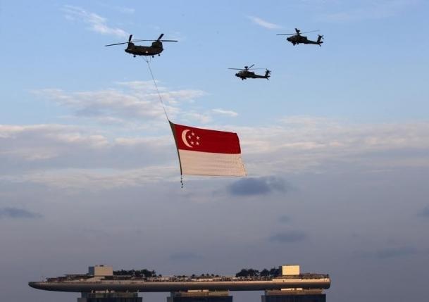 Singapore chi 1 tỷ USD mua trực thăng quân sự - 1
Các trực thăng Singapore trong một cuộc diễn tập hồi năm 2015 (Ảnh: Reuters)