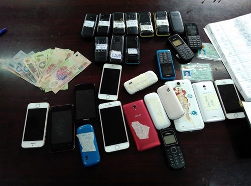 Đánh sập động mại dâm tại nhà nghỉ, thu nhật ký bán dâm 13 lần/ngày - 5 Tang vật có liên quan