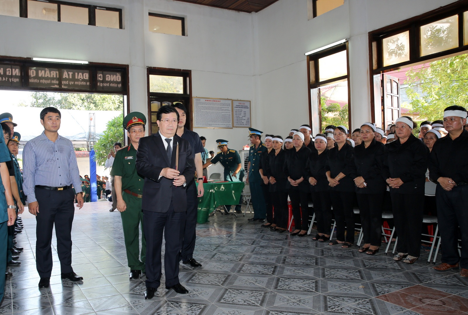 Lễ tang Đại tá phi công Trần Quang Khải - 15