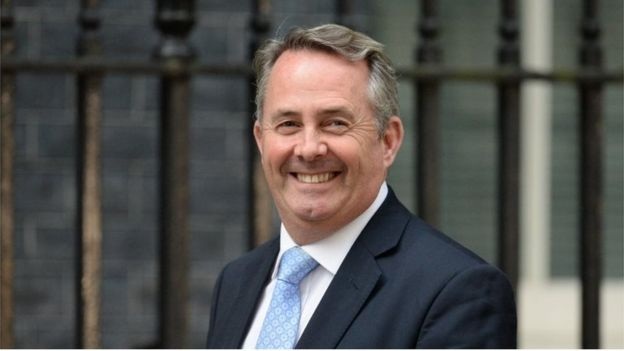 Những gương mặt đáng chú ý trong nội các của tân Thủ tướng Anh - 7
Ông Liam Fox, 54 tuổi, được chọn vào ghế Bộ trưởng Ngoại thương. Ông Fox nhậm chức Bộ trưởng Quốc phòng năm 2010 nhưng từ chức vào năm 2011.
