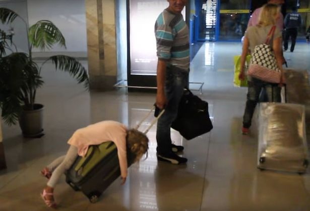 Chùm ảnh vui: "Những đứa trẻ bạ đâu ngủ đấy" - 6 Chùm ảnh vui: "Những đứa trẻ bạ đâu ngủ đấy" - 6