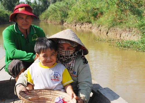 Em bé trong phim “Cánh đồng hoang” là ai? - 6 Em bé trong phim “Cánh đồng hoang” là ai? - 6