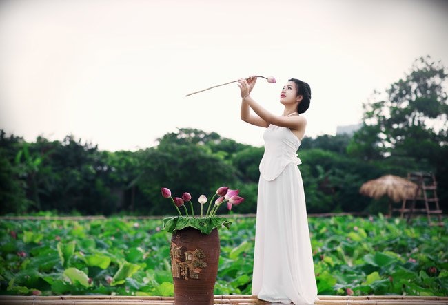 Cô giáo tương lai đẹp gợi cảm với yếm thắm - 7 Cô giáo tương lai đẹp gợi cảm với yếm thắm - 7