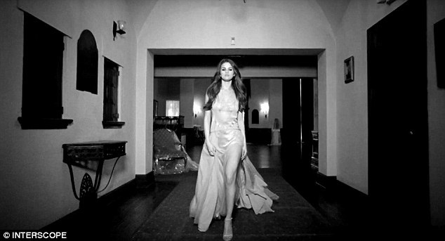 Selena Gomez rất gợi cảm trong clip âm nhạc mới - 7 Selena Gomez rất gợi cảm trong clip âm nhạc mới - 7