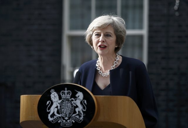 Những gương mặt đáng chú ý trong nội các của tân Thủ tướng Anh - 1
Bà Theresa May, 59 tuổi, ngày 13/7 đã trở thành nữ Thủ tướng thứ 2 trong lịch sử Anh sau khi Thủ tướng David Cameron từ chức. Trước đó bà là Bộ trưởng Nội vụ của Anh trong hơn 6 năm.