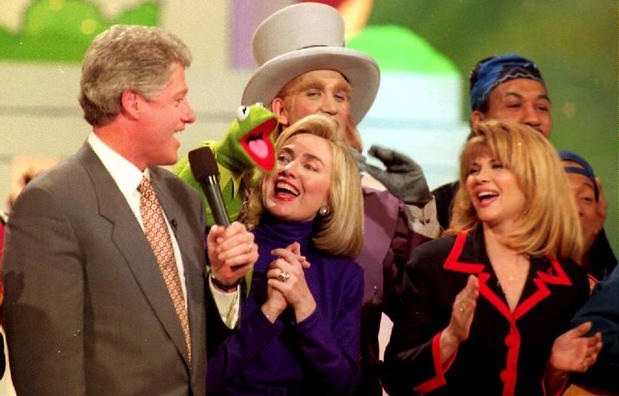 
Bill Clinton và phu nhân tham dự một sự kiện dành cho trẻ em ngay trước ngày nhậm chức tổng thống tháng 1/1993.
