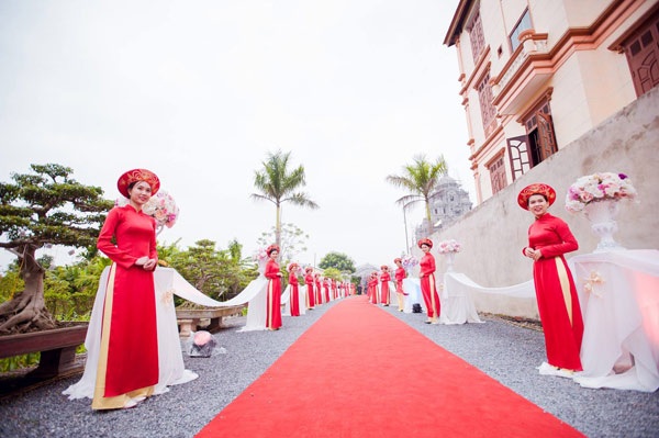 Đám cưới tiền tỷ rước dâu bằng máy bay của cô gái Nam Định - 7 Đám cưới tiền tỷ rước dâu bằng máy bay của cô gái Nam Định - 7