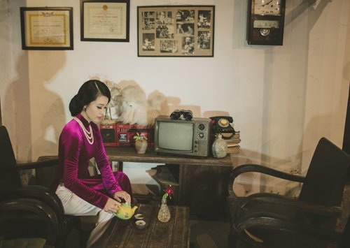 Á khôi Lưu Ly khoe vẻ cổ điển trong tà áo dài - 8
Với thế mạnh là múa nên cô thường được các đạo diễn chọn vào những vai có diễn xuất múa.