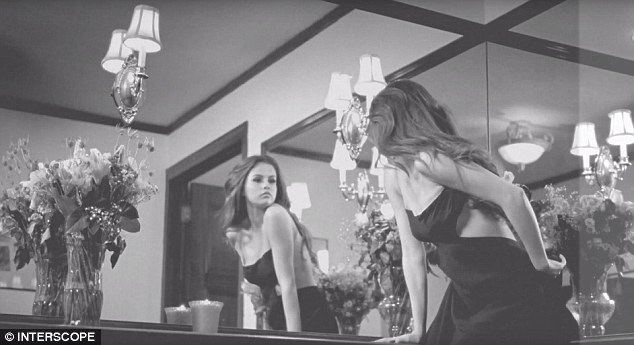 Selena Gomez rất gợi cảm trong clip âm nhạc mới - 8 Selena Gomez rất gợi cảm trong clip âm nhạc mới - 8
