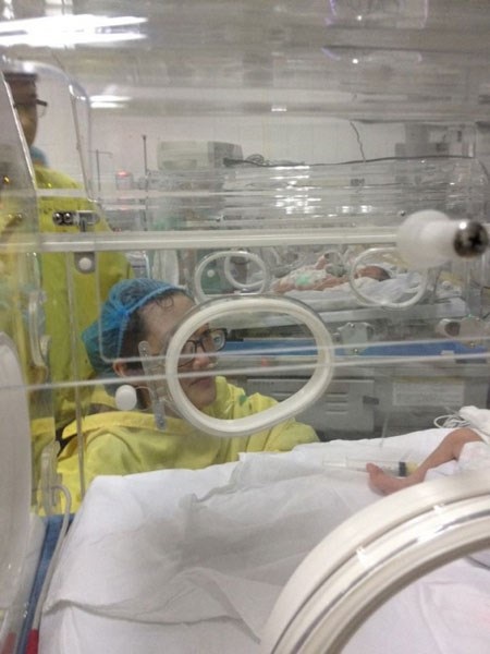 Khoảnh khắc đầu tiên và cuối cùng của người mẹ ung thư - 8 Khoảnh khắc đầu tiên và cuối cùng của người mẹ ung thư - 8