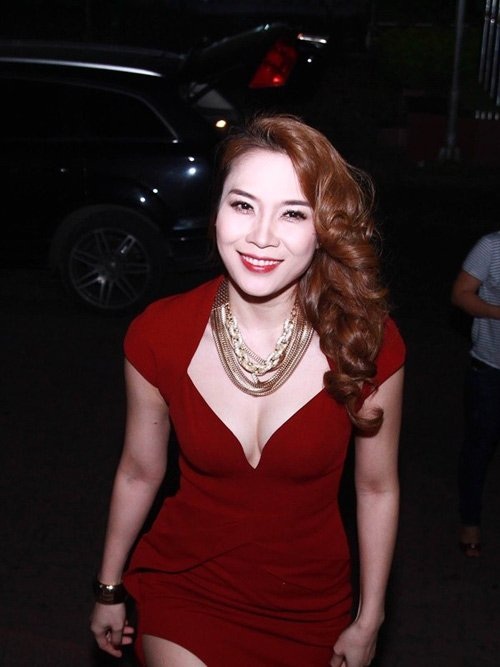 Mỹ Tâm và những lần khoe vòng một gây ngỡ ngàng - 9 Mỹ Tâm và những lần khoe vòng một gây ngỡ ngàng - 9