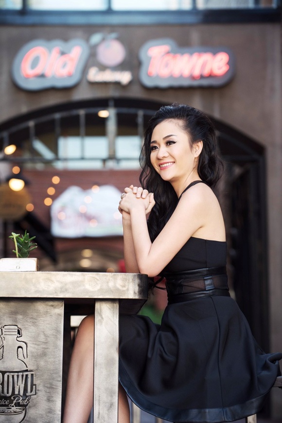 Á hậu Quỳnh Mai khoe nét kiều rạng rỡ ngày xuân - 9