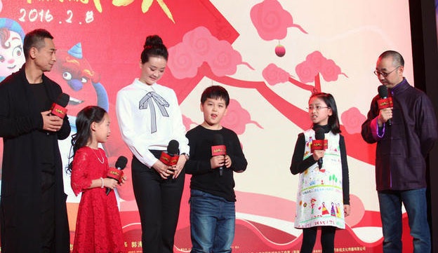 “Nàng Tịnh Nhi” Vương Diễm lộ diện sau thời gian dài ở ẩn - 9
Cậu con trai của Vương Diễm rất bạo dạn và tự tin. Vương Diễm đã chấp nhận hi sinh sự nghiệp để làm tròn trách nhiệm của một bà mẹ, người vợ. Khi con trai cứng cáp và trưởng thành, cô mới quay lại với điện ảnh.