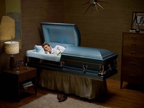 Những câu chuyện kỳ lạ về cỗ quan tài - 9 Những câu chuyện kỳ lạ về cỗ quan tài - 9