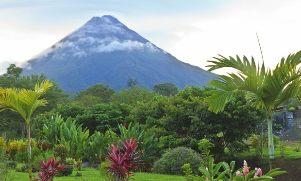 10 tour du lịch hấp dẫn hàng đầu thế giới - 9
Núi lửa Arenal.