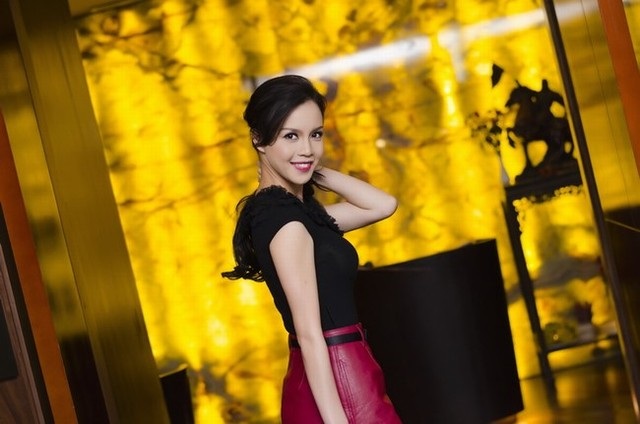 Những người đẹp tuổi Thân làm MC nổi đình nổi đám của showbiz Việt - 9
Ngọc Oanh khá lận đận trong tình duyên