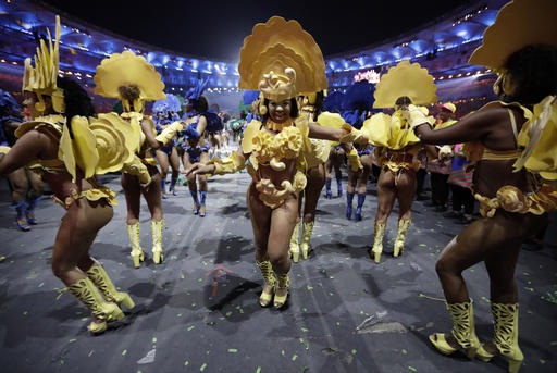 Lễ khai mạc Olympic 2016: Rực rỡ sắc màu, ánh sáng - 4
Các nghệ sĩ samba trình diễn tại lễ khai mạc