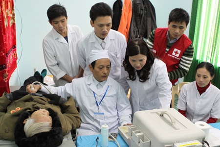 Công tác chăm sóc sức khỏe cho người dân cũng luôn được dược phẩm Tâm Bình chú trọng 