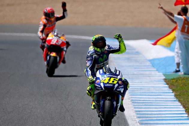Rossi thắng kịch tính trong ngày Lorenzo đo đường - 1 Rossi thắng kịch tính trong ngày Lorenzo đo đường - 1