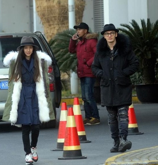 
Huỳnh Hiểu Minh và Angelababy làm đám cưới vào năm ngoái sau gần 6 năm hò hẹn tìm hiểu. Họ hiện được xem là một trong những cặp tình nhân nổi tiếng nhất của màn ảnh Hoa ngữ.
