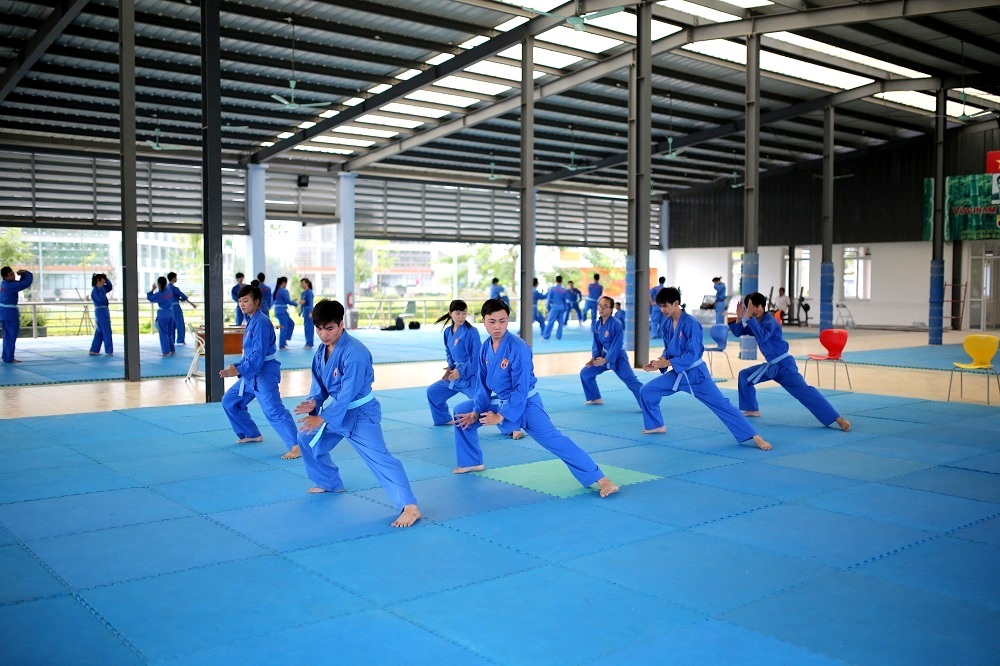 “Dằn lòng” cho con học trường cấp ba nội trú để chuẩn bị du học - 1