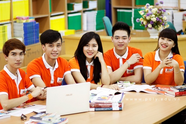 Chiều nay, tư vấn hướng nghiệp: Marketing & Truyền thông thời đại số - Xu hướng và cơ hội - 2 Truyền thông & Marketing đang là lĩnh vực phát triển nhanh, mạnh mẽ, thu hút nhiều bạn trẻ theo học với cơ hội việc làm rộng mở.