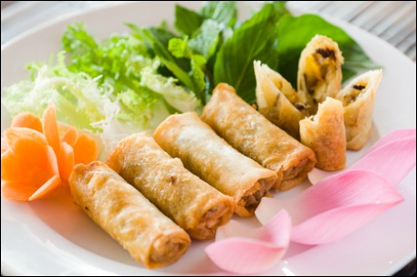 Gợi ý mâm cỗ chay cúng rằm tháng 7 - 2 Món nem chay sẽ giúp mâm cỗ cúng rằm tháng 7 trở lên hấp dẫn hơn. (Ảnh: Internet)