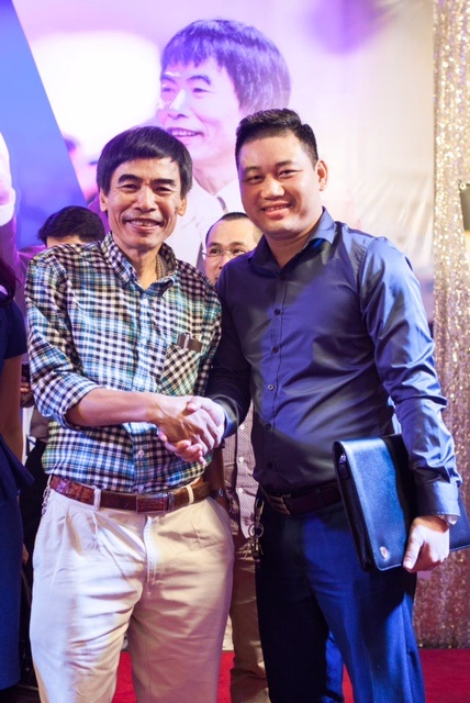 Người đưa thương hiệu Skymond về Việt Nam - 3 Đào Văn Hùng trao đổi chiến lược Marketing với chuyên gia kinh tế Lê Thẩm Dương