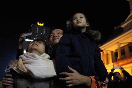 Pháo "nở hoa" trên bầu trời chào năm mới Bính Thân - 21