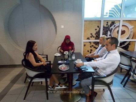 Buổi tìm hiểu thông tin và đăng kí du học Thuỵ Sĩ - 2
Đại diện Cầu Xanh thăm và làm việc tại trường Cesar Ritz nhằm thắt chặt quan hệ hợp tác giữa hai bên